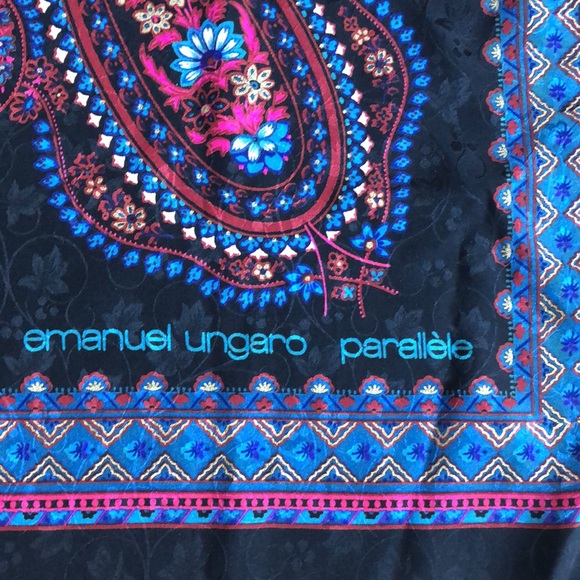 Emanuel Ungaro silk scarf. - Picture 2 of 7